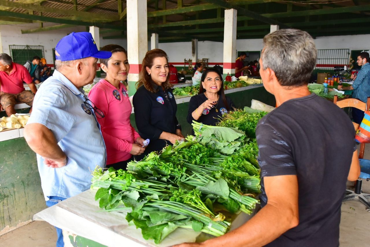 Ao lado de Jéssica e Antonia Sales, Mara cumpre agenda em Tarauacá e garante que no seu governo apoiará a compra da produção agrícola